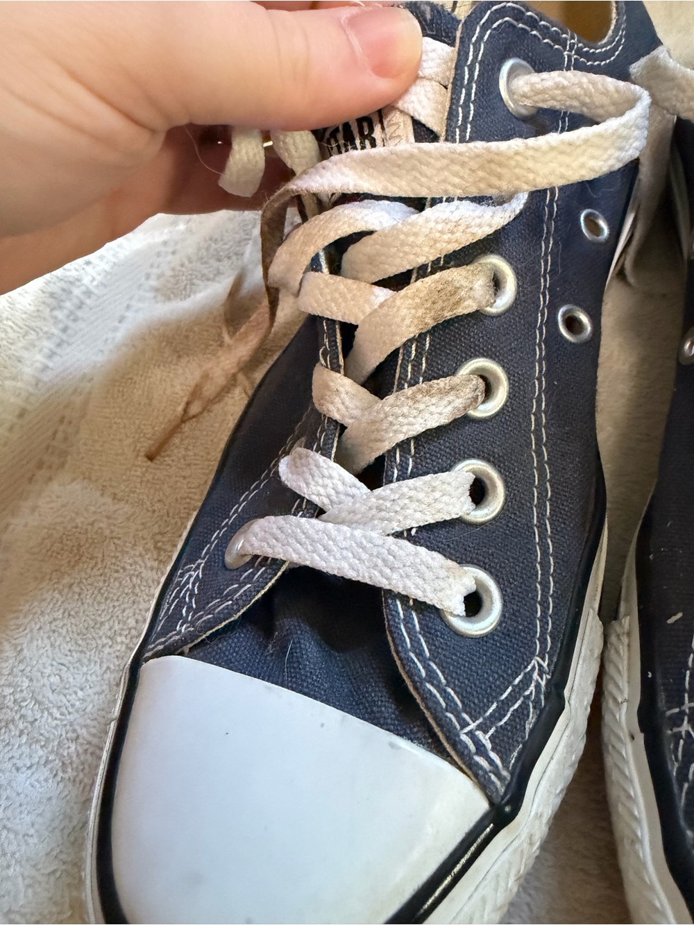 Blue converse - Picture 3 of 8